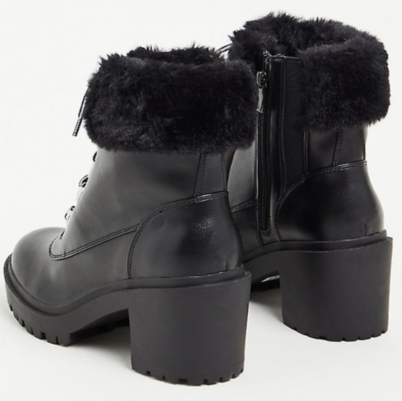 Torrid fur hiking boots size 10w - Picture 2 of 6